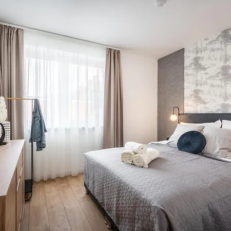 Rose Garden Apartment *